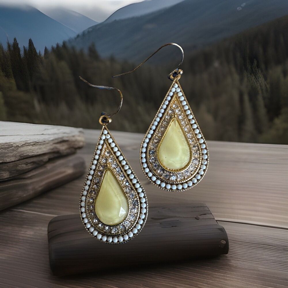 Gold Tone‎ Teardrop Dangle Earrings Crystal Rhinestone Mother of Pearl Boho